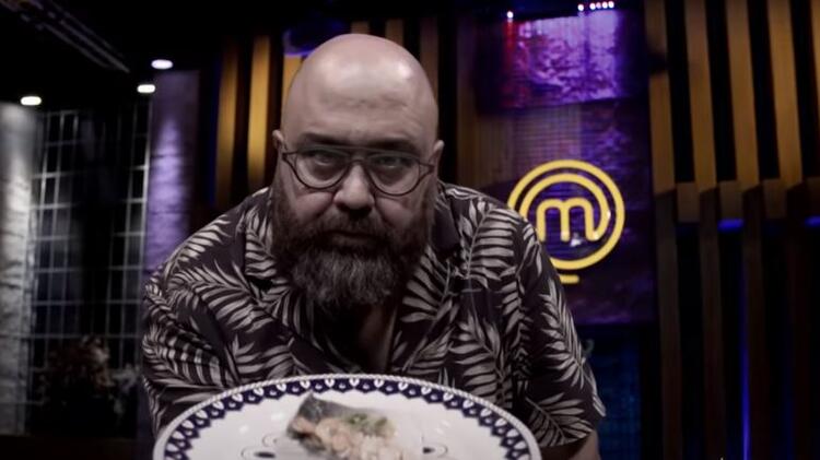 5f0c0a6fc03c0e17f0f41efe Mastercheff Uğur Yılmaz Deniz kimdir? Neden diskalifiye edildi? Twitter da hangi paylaşımları yaptı?