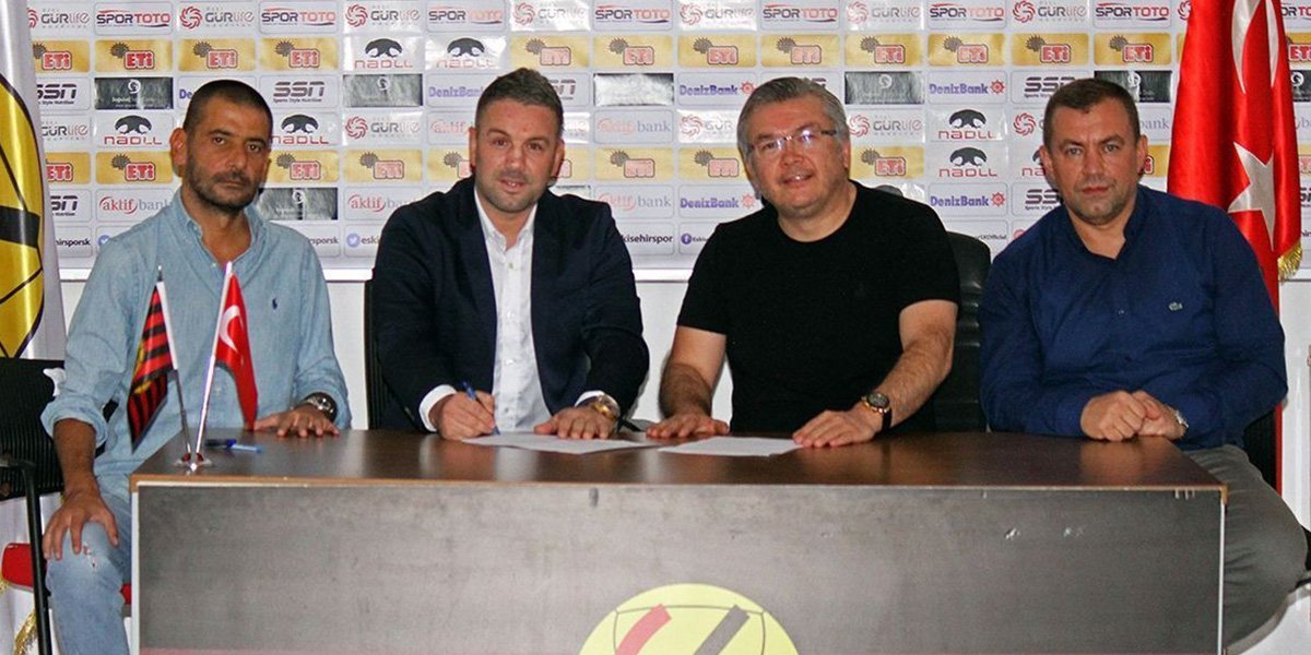 70 İlhan Var kimdir? Aslen nereli ve kaç yaşında?