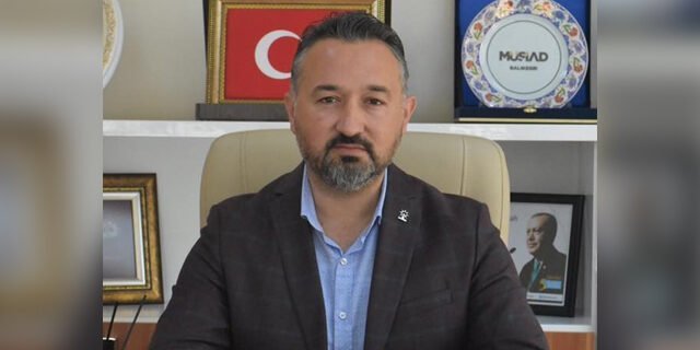 Ayhan Atahan kimdir? Aslen nerelidir, Kaç yaşındadır?