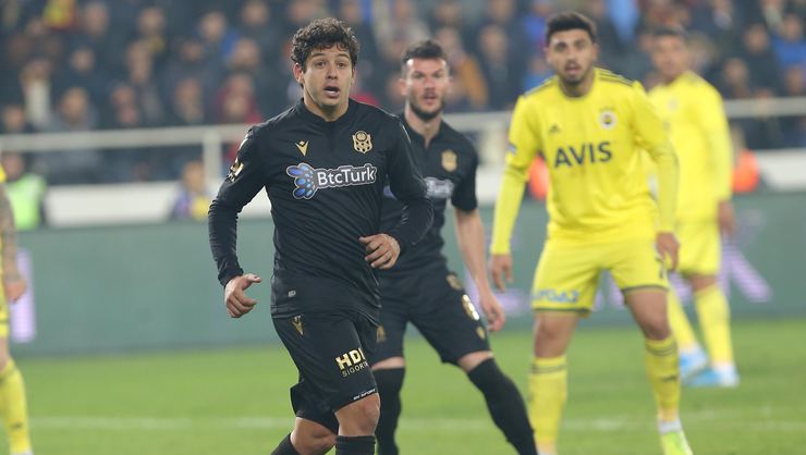 Guilherme kimdir? Nereli ve kaç yaşında? Guilherme hangi takımlarda oynadı? Guilherme kimdir? Nereli ve kaç yaşında? Guilherme hangi takımlarda oynadı?