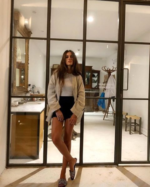 Yüsra Geyik kim? Kaç yaşında? Evli mi? Instagram adresi ne? Arkak Sokaklar Zeliş kim?