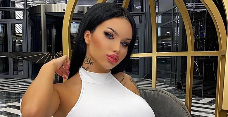 Enise Sude kimdir? İşte Enise Sude’nin fotoğrafları Enise Sude kimdir? İşte Enise Sude’nin fotoğrafları