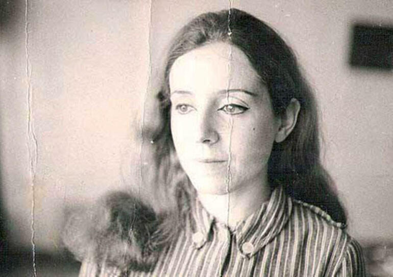 Tomris Uyar kimdir? Kaç yaşında? Nereli? Eserleri nelerdir? Tomris Uyar kimdir? Kaç yaşında? Nereli? Eserleri nelerdir?