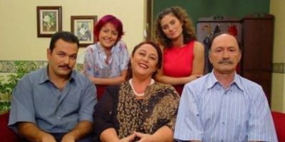 Ünlü oyuncu hayatını kaybetti! Ayşegül Atik kalp krizi geçirdi!