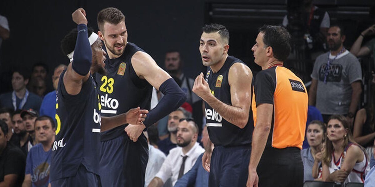Kostas Sloukas kimdir? Nereli ve kaç yaşında?