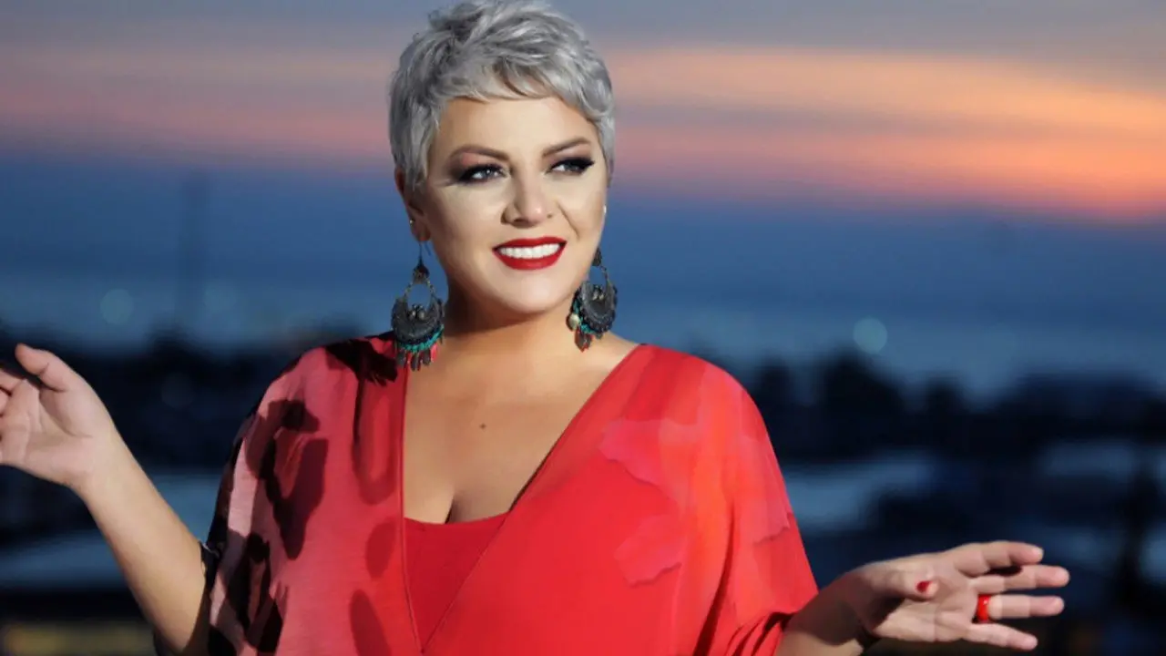 Türkü kimdir? Türkü Çevik kaç yaşında? Aslen nereli? Türkü Çevik evli mi eşi kimdir?