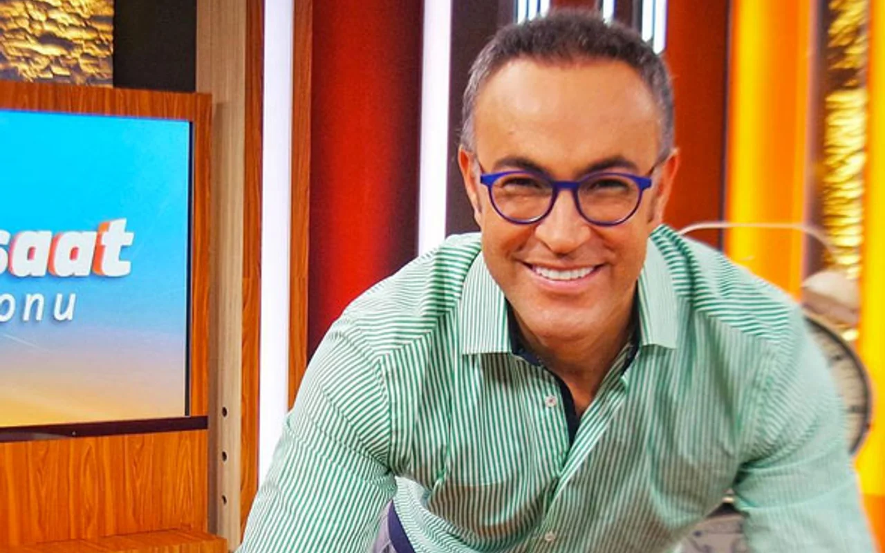 Murat Güloğlu kimdir? Nereli? Kaç yaşında? FOX’tan neden kovuldu? Murat Güloğlu’nun İlham Aliyev yorumu Murat Güloğlu kimdir? Nereli? Kaç yaşında? FOX’tan neden kovuldu? Murat Güloğlu’nun İlham Aliyev yorumu