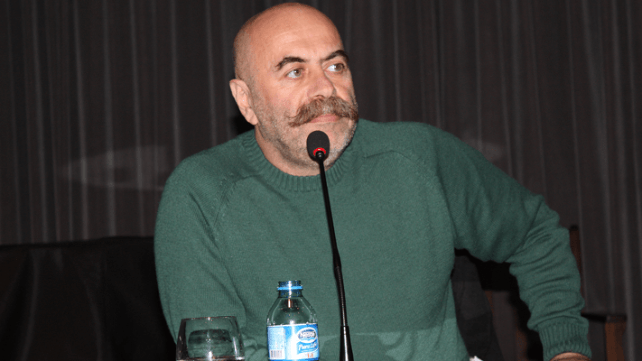 Ezel Akay kimdir? Ezel Akay yeni filmi – Kaç yaşında? Sevgilisi kim? Ezel Akay filmleri Ezel Akay kimdir? Ezel Akay yeni filmi – Kaç yaşında? Sevgilisi kim? Ezel Akay filmleri