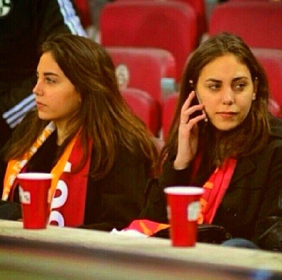 Öykü Karayel’in ikizi Ezgi Karayel kimdir, kaç yaşında, nereli? Ezgi Karayel ne iş yapıyor? Öykü Karayel’in ikizi Ezgi Karayel kimdir, kaç yaşında, nereli? Ezgi Karayel ne iş yapıyor?