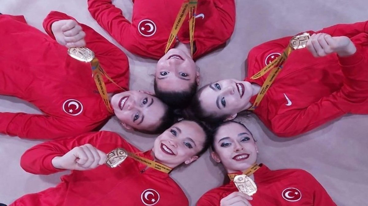 Azra Akıncı kimdir?