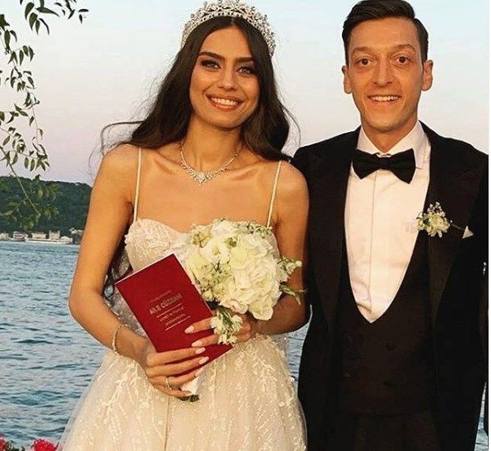 Mesut Özil kimdir? Aslen nerelidir? Kaç yaşındadır?