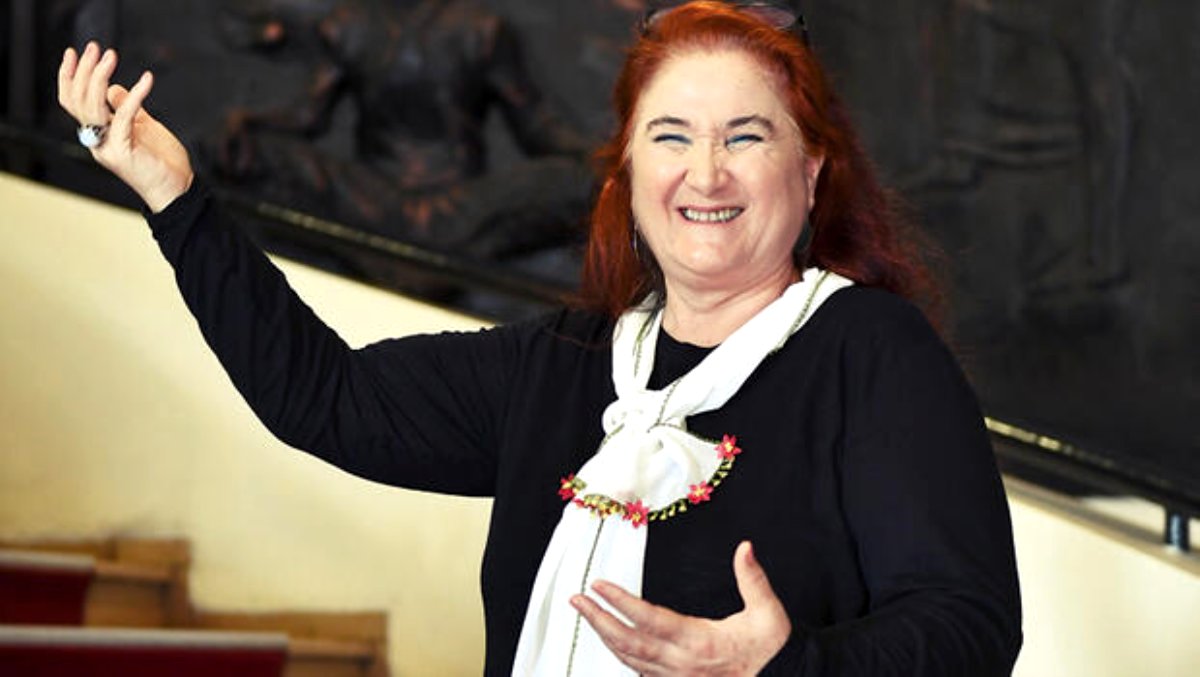 aw217653-01-003 Sabahat Akkiraz kimdir? Nereli? Kaç yaşında? | Sabahat Akkiraz hayatı