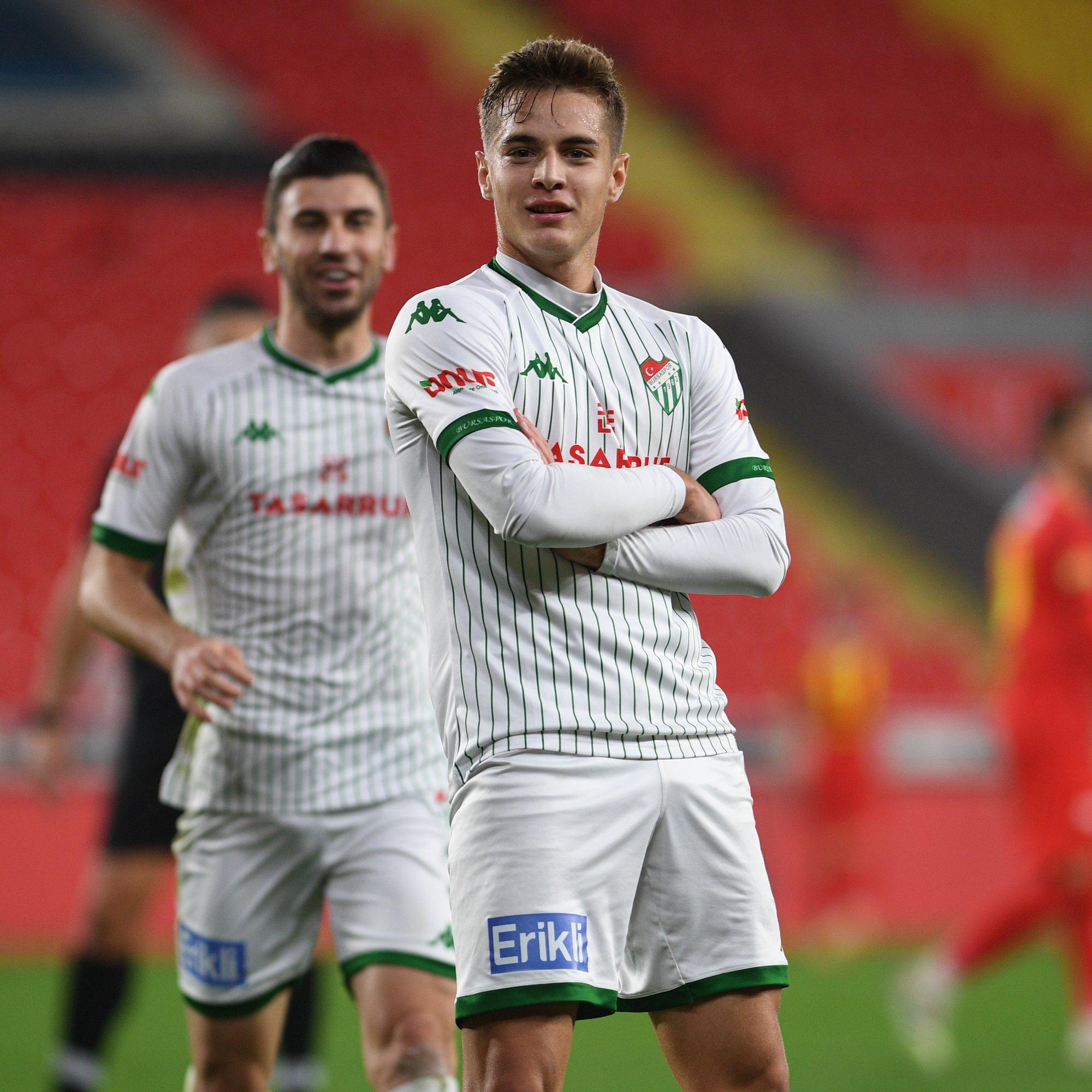 batuhan-kor-hayal-bile-ed-456-2 Batuhan Kör kimdir? Kaç yaşında ve nereli? Batuhan Kör hangi mevkide oynuyor?