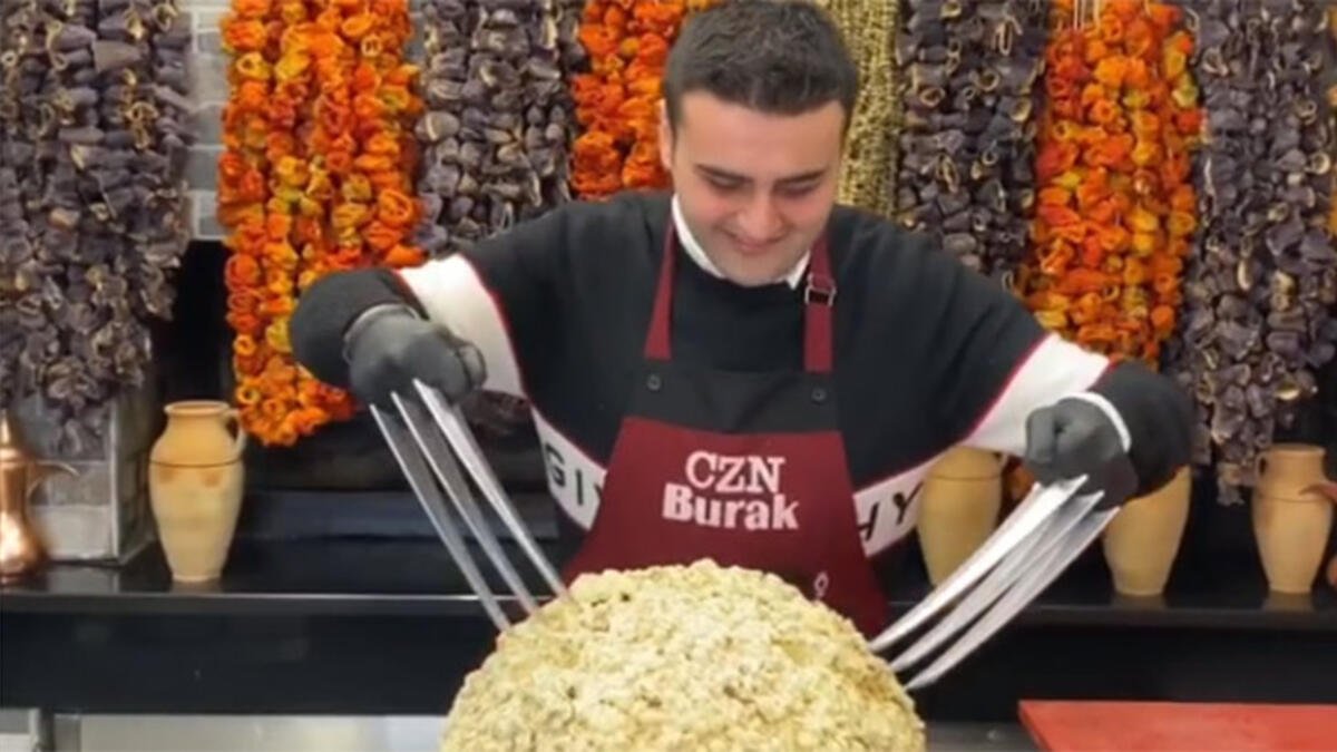 CZN Burak kimdir? Nereli ve kaç yaşında? | CZN Burak evli mi? | Sevgilisi var mı?