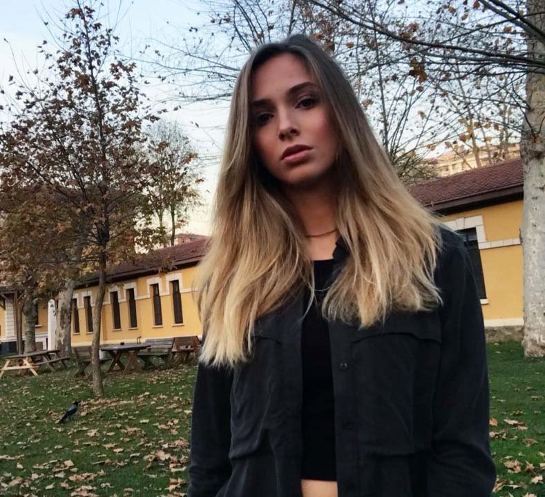 cl88nhhu Enes Batur'un sevgilisi Ecenaz Üçer kimdir? Kaç yaşında? Nereli?