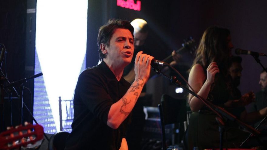 ersay-uner-depo-16-9-1573635682-880x495-1 Ersay Üner kimdir, nereli, kaç yaşında? Şarkıları neler? Sevgilisi kim?