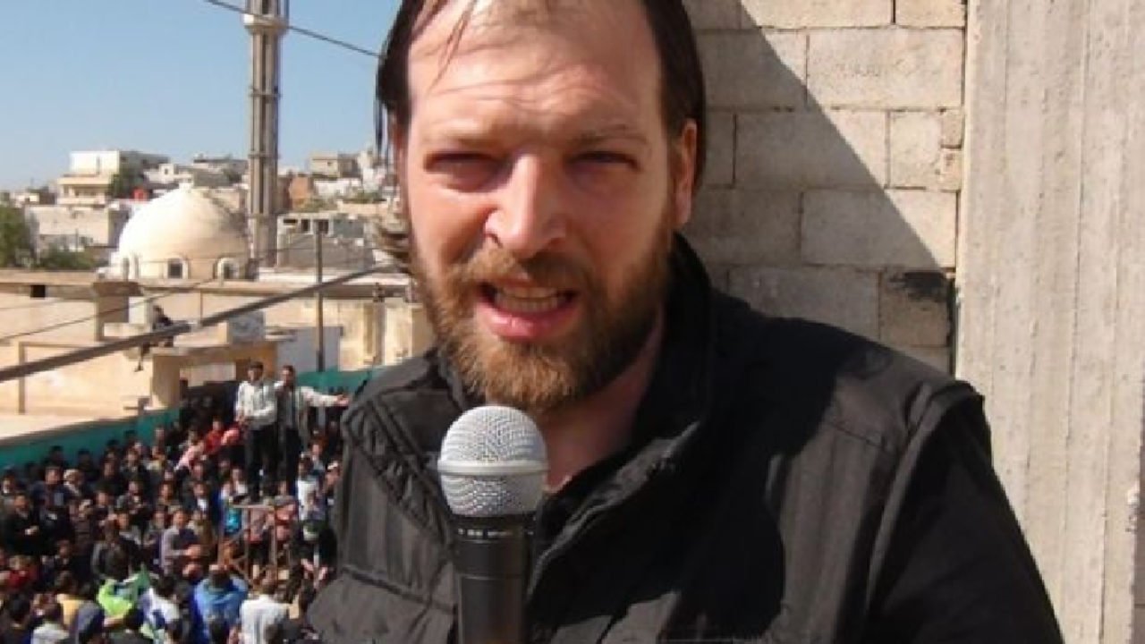 Yazar Fatih Tezcan kimdir? Fatih Tezcan hangi gazetede yazıyor? Yazıları nedir?