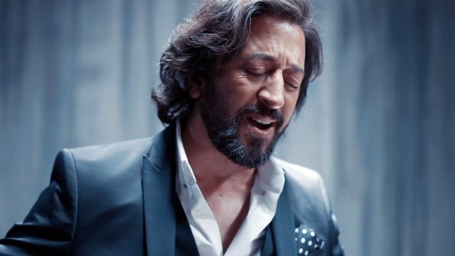 fettah-can-askere-moral-vermeye-gitti-diye-chp-li-belediye-konserini-iptal-etti-_21523510686 Fettah Can kimdir? Nereli, kaç yaşında? Evli mi?