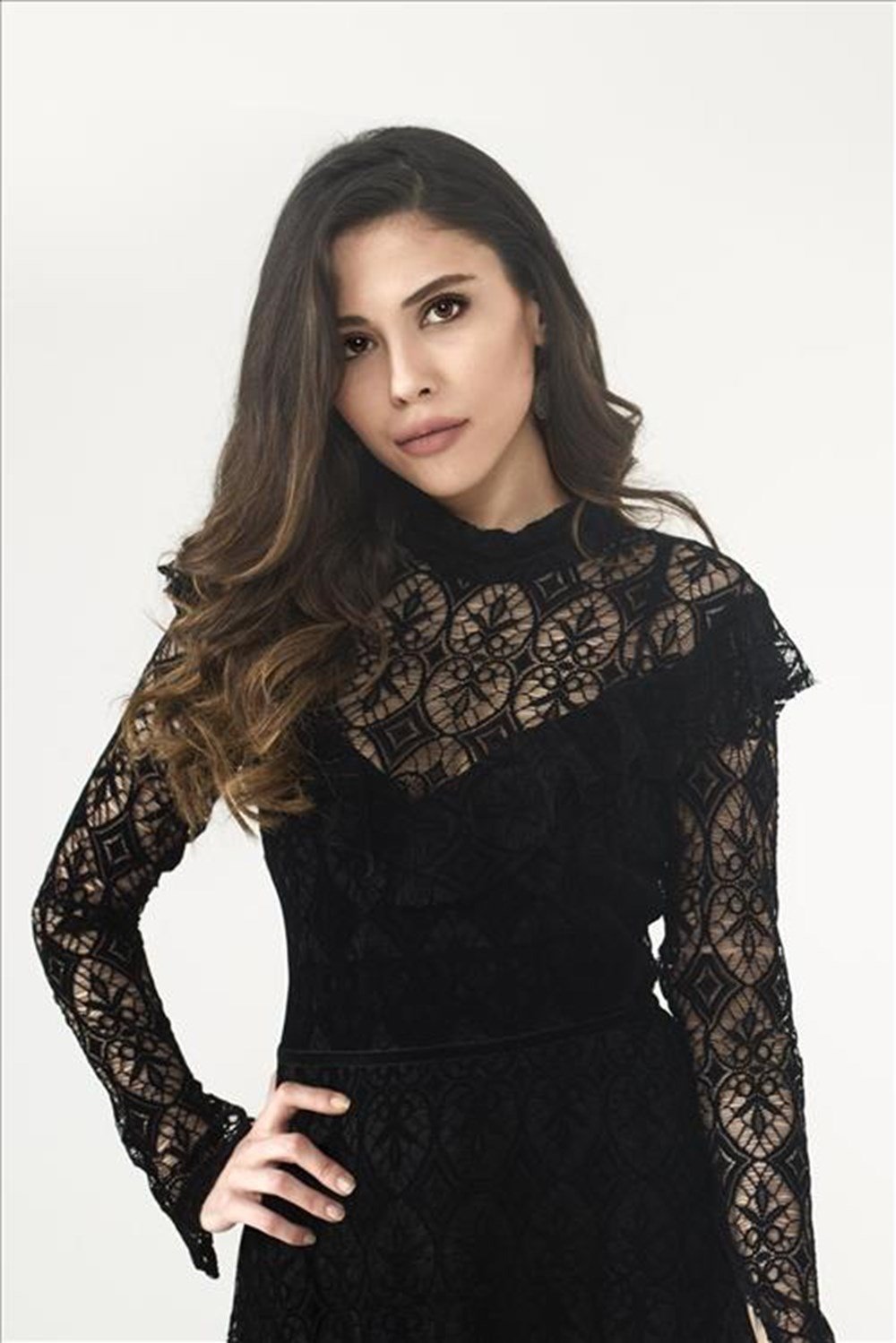 iwhkpg6nmegpfhb35pzo7g Dilara Aksüyek kimdir? Kaç yaşında? Nereli?