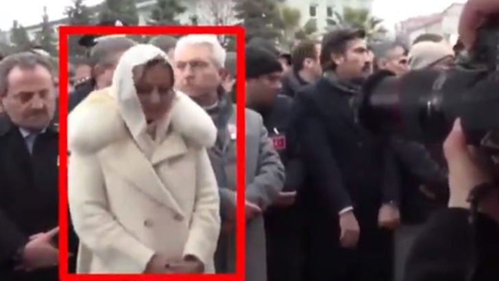 iyi-parti-vekili-aylin-cesur-un-sehit-cenazesinden-skandal-hareketi-728x410-1 İYİ Parti Milletvekili Aylin Cesur kimdir? Nereli? Kaç yaşında?