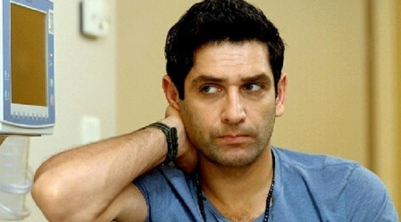 kirmizi-oda-tarik-kimdir-nasil-bir-karakter-gercek-adi-ne-h10031-58ab2 Masumlar Apartmanı Safiye'nin sevgilisi Naci kimdir? Tansel Öngel kimdir? Kaç yaşında?