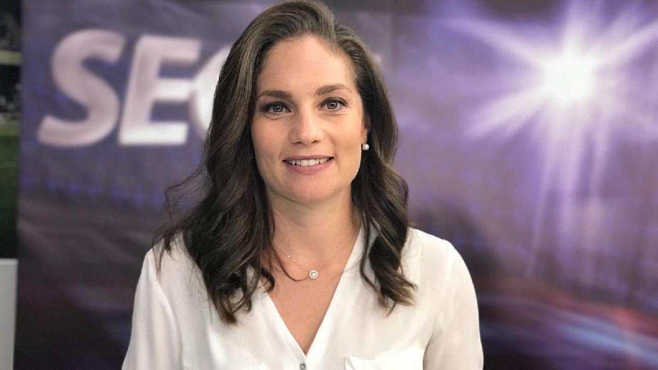 nevsin-mengu-16-9-1585288188 Nevşin Mengü kimdir? Nevşin Mengü nereli, kaç yaşında?