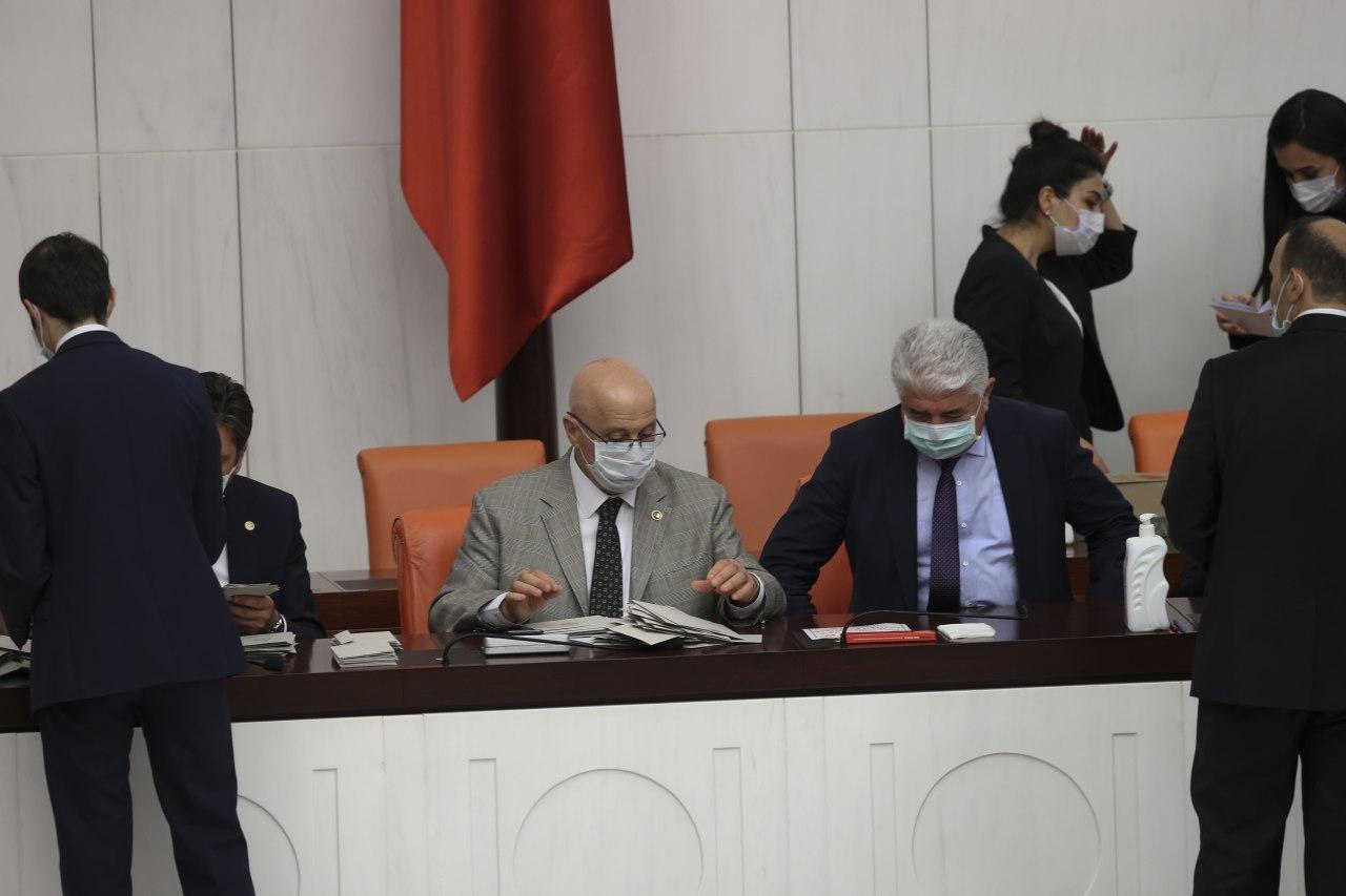 photo-2020-07-07-17-26-30-3 Meclis 'Başkan'ını seçiyor!