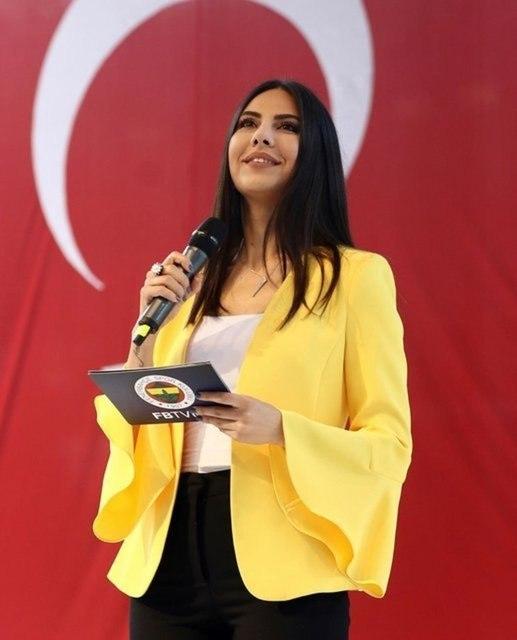 photo-2020-10-16-15-52-45-2 Dilay Kemer kimdir? Kaç yaşında? Dilay Kemer ne kanseri? Son durumu nasıl?