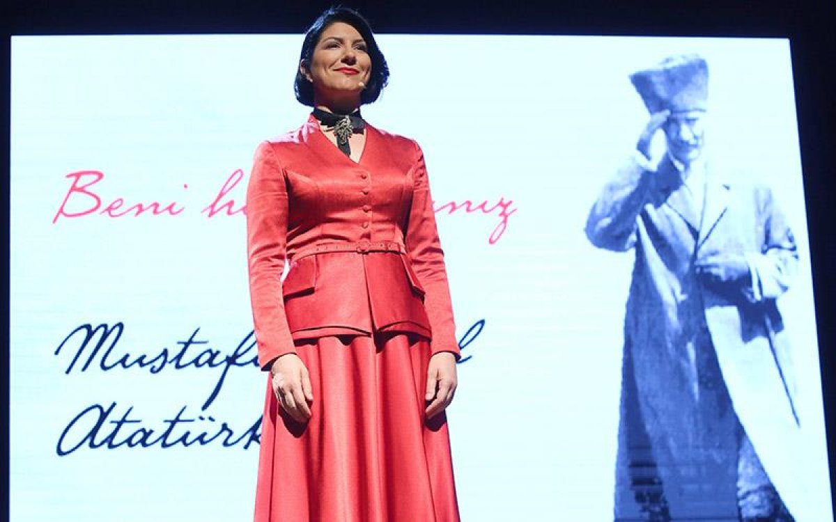 pinar-4731 İBB, Atatürk'ü anlatması için Pınar Ayhan'a 320 bin TL ödedi!