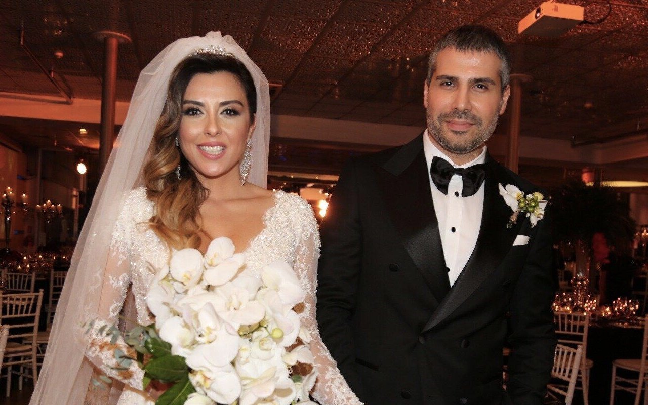 sli-hunel-enqq-cover Aslı Hünel kimdir? Aslen nereli? Kaç yaşında? Evli mi? Kimin kardeşi?