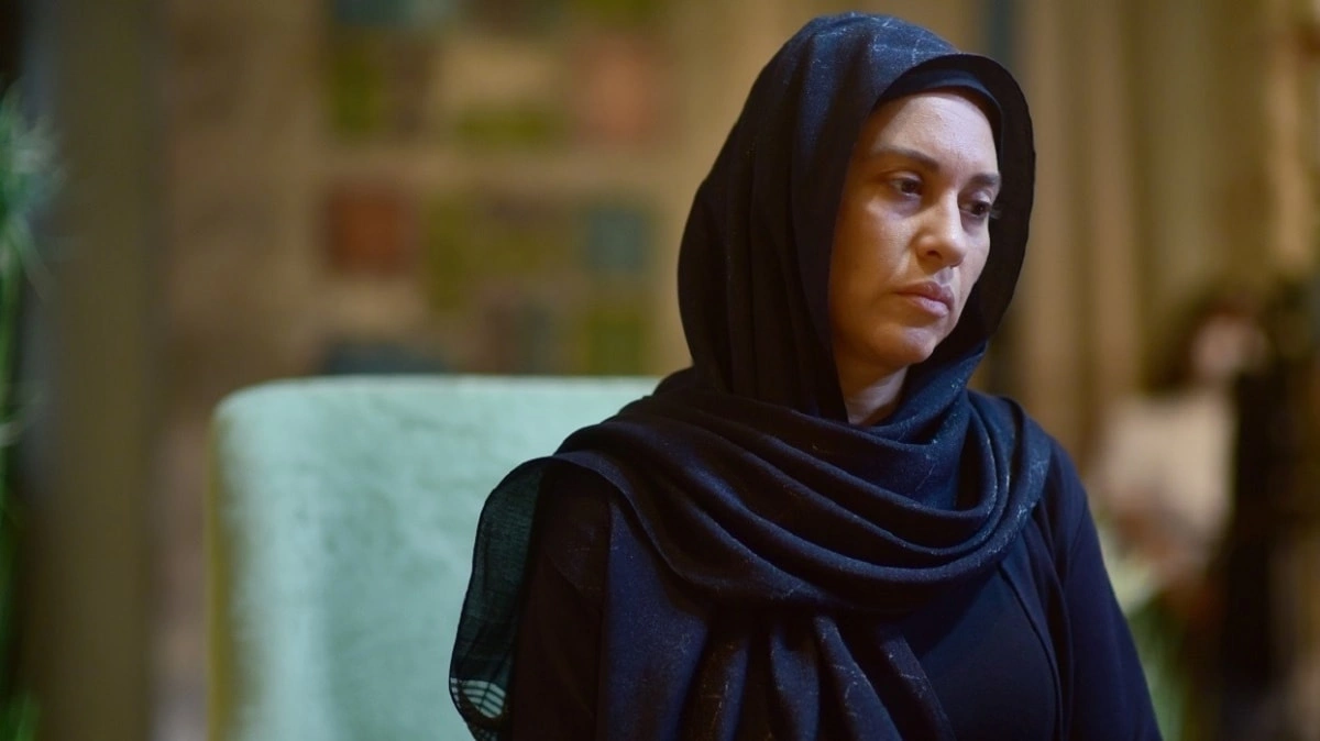 t25-kirmizi-odanin-melihasi-e-139 Akrep dizisinin Ferda'sı Evrim Alasya kimdir? Kaç yaşında? Evli mi? Eşi kim? Evrim Alasya dizileri