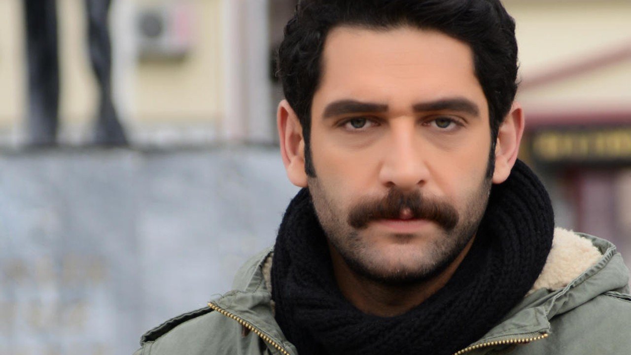 tansel Masumlar Apartmanı Safiye'nin sevgilisi Naci kimdir? Tansel Öngel kimdir? Kaç yaşında?