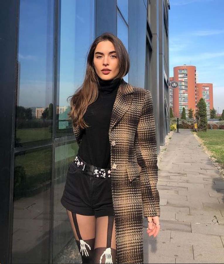 yhj Çağla Şimşek kimdir? Nereli, kaç yaşında? Boyu kaç, hangi dizilerde rol aldı?