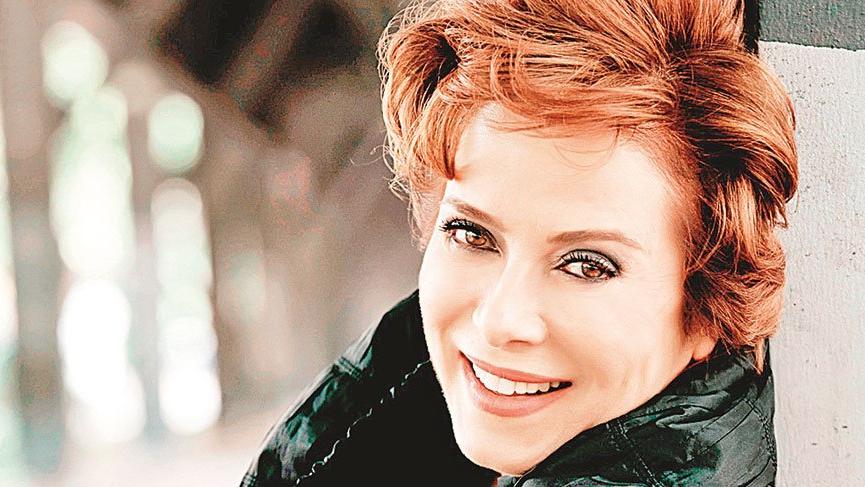 Zuhal Olcay kimdir? Aslen nereli ve kaç yaşında?